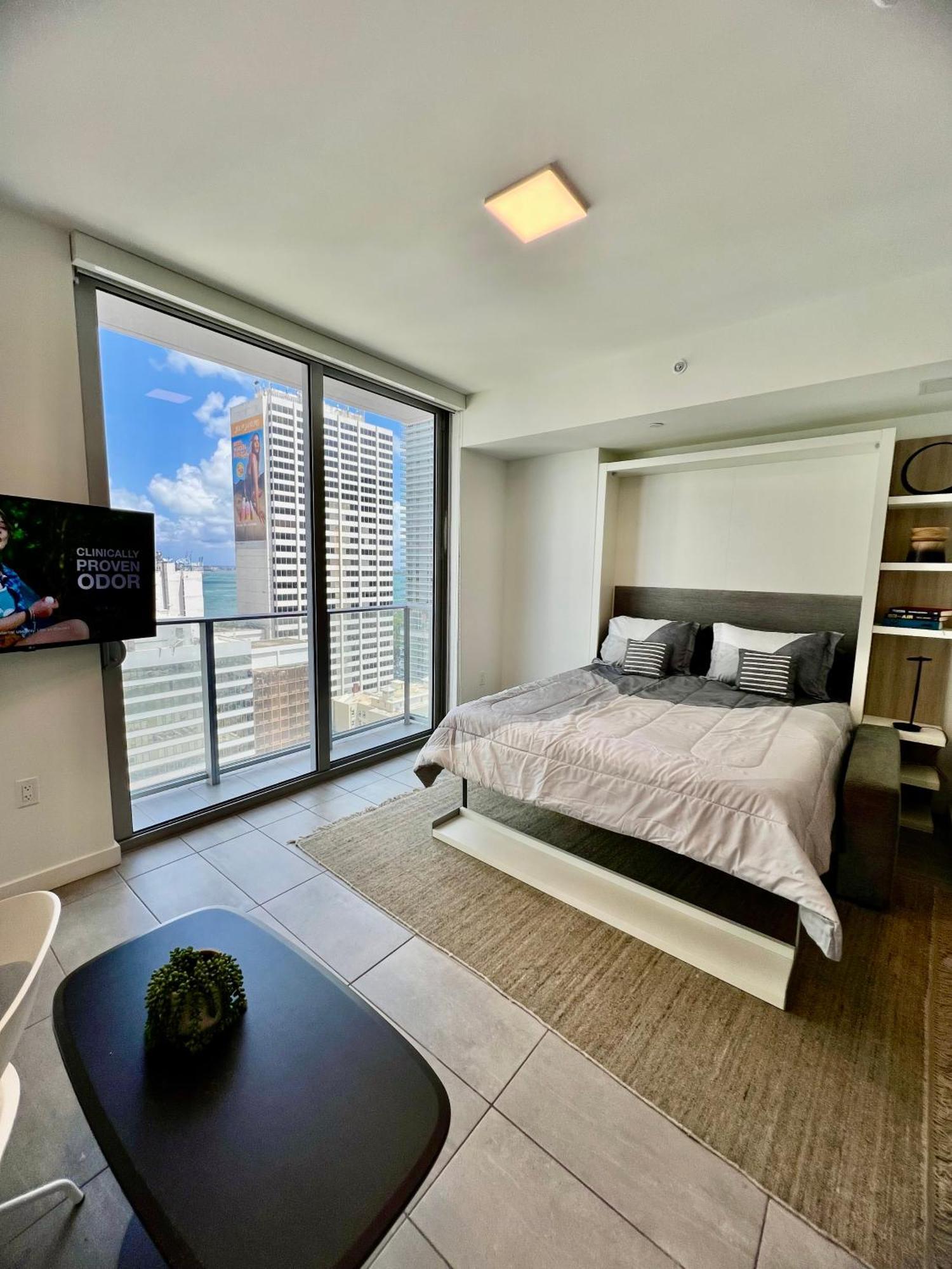 Spacious Studio In The Heart Of Downtown Miami Apartment Exterior photo